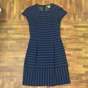 Is a blue with black stripes petite dress brand is banana republic